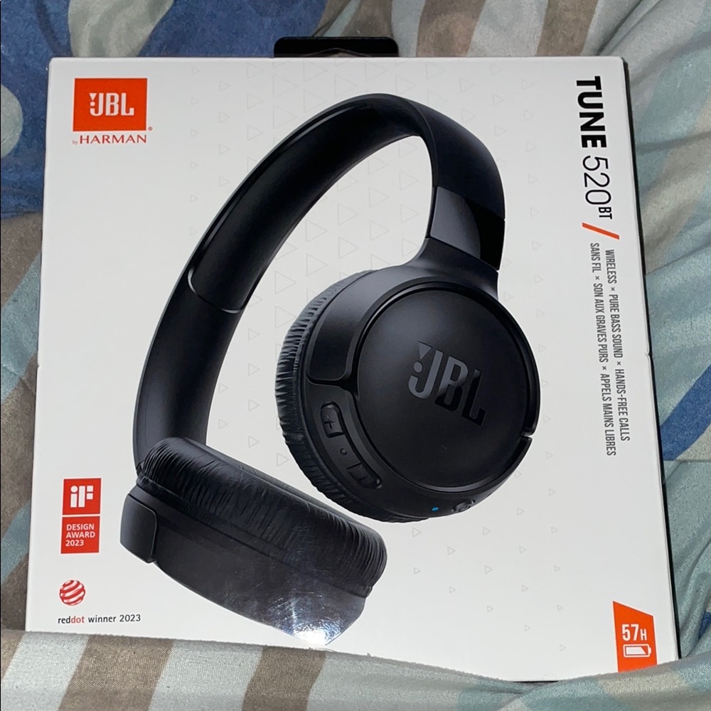 JBL Tune 520BT Wireless Headphones - Black